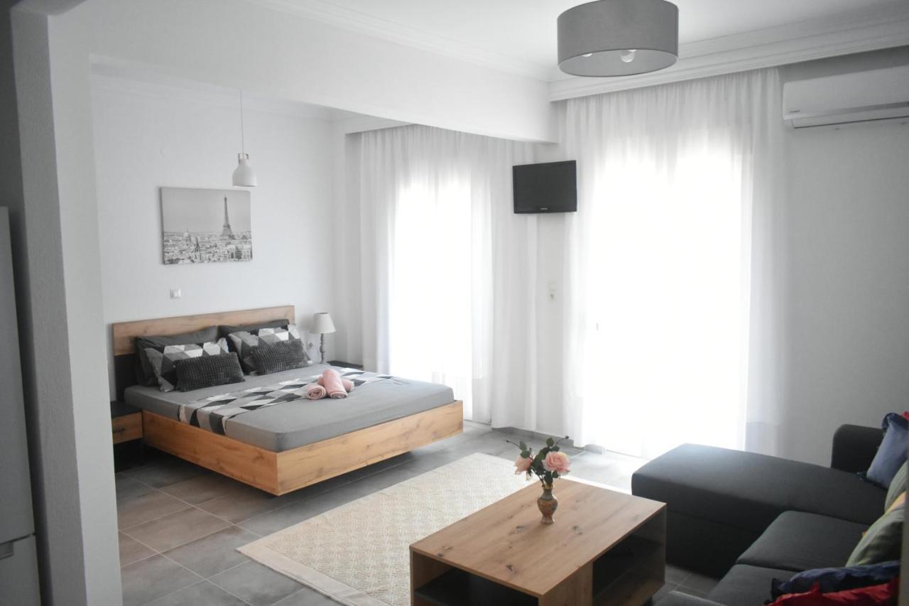 Seaside Apartments Nea Iraklia Exterior photo