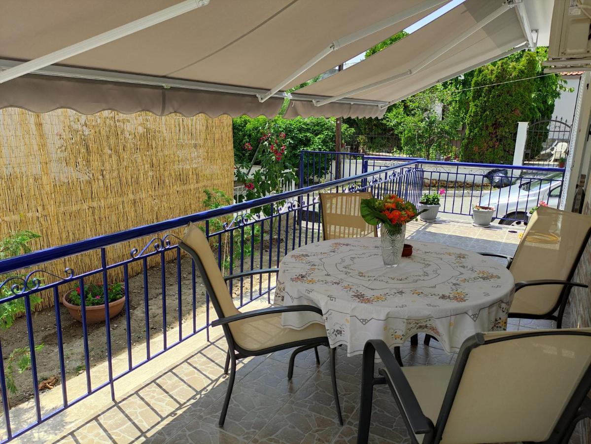 Seaside Apartments Nea Iraklia Exterior photo