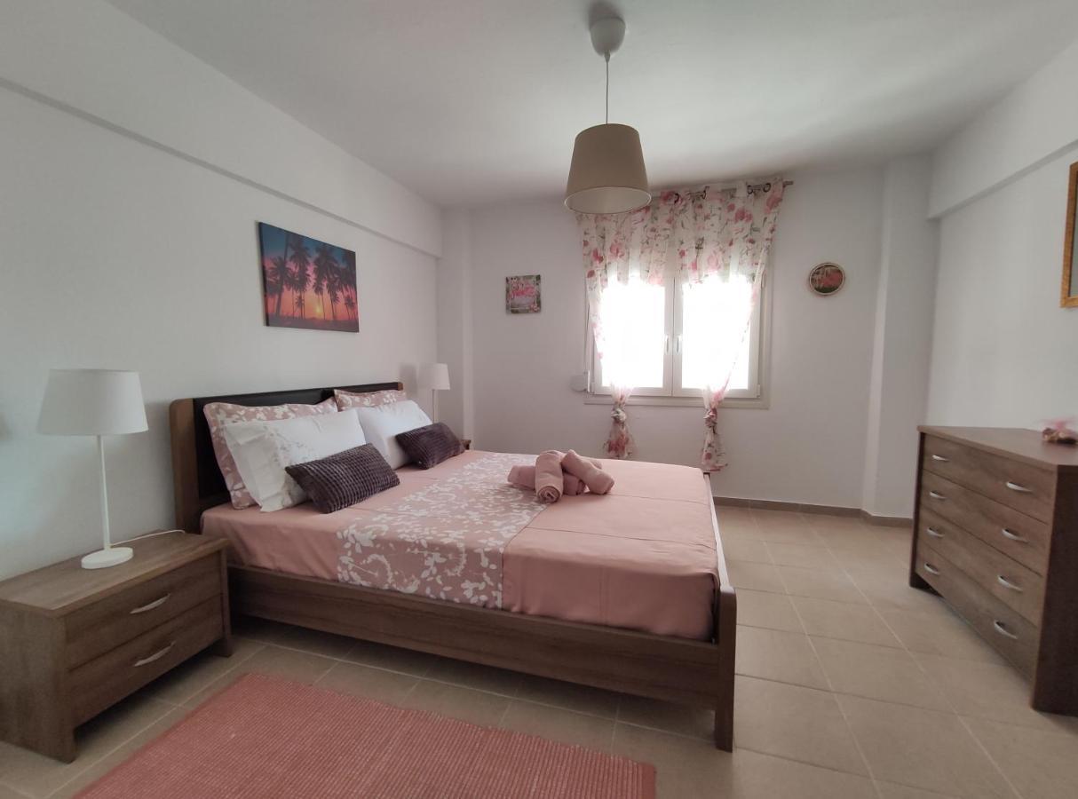 Seaside Apartments Nea Iraklia Exterior photo